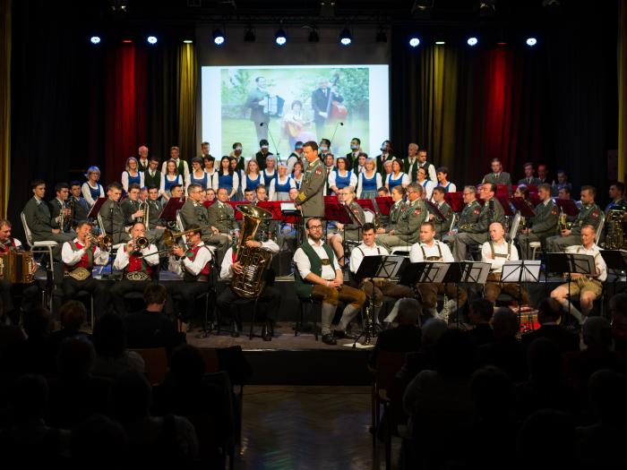 FlorianMori_DSC_6679 (1) FlorianMori_DSC_6679 (1)